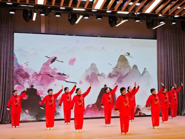 泽巨配资 上海武术联赛太极拳选拔赛举行 虞定海九段呼吁运动处方制度早日破冰